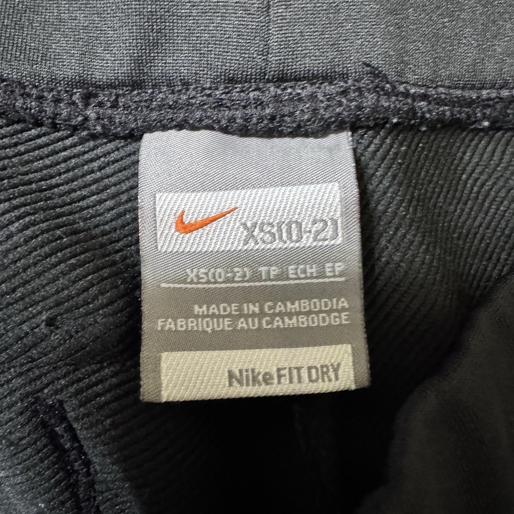 Nike Fit Dry Cargo Shorts Capris Black Pink XS Wide Flare Pockets Stretch - Picture 4 of 11
